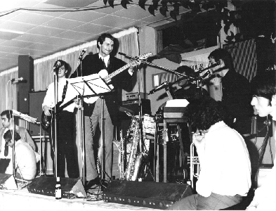  
 ZOOM : Claude Artigue   